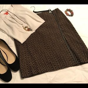 Liz Claiborne brown/beige tweed skirt - size 16
